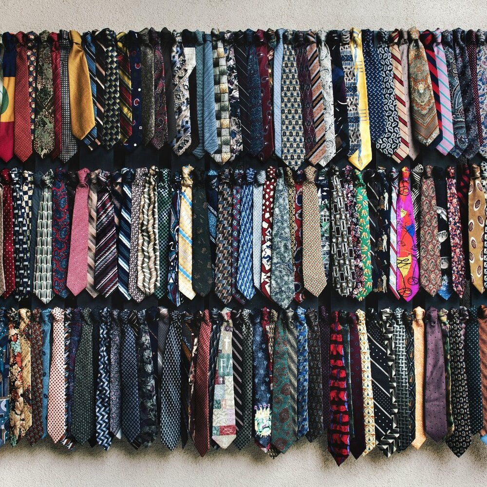 Lot of 8 Men's Neck Ties Neckties Suit Ties Vintage to Modern Popular Brands